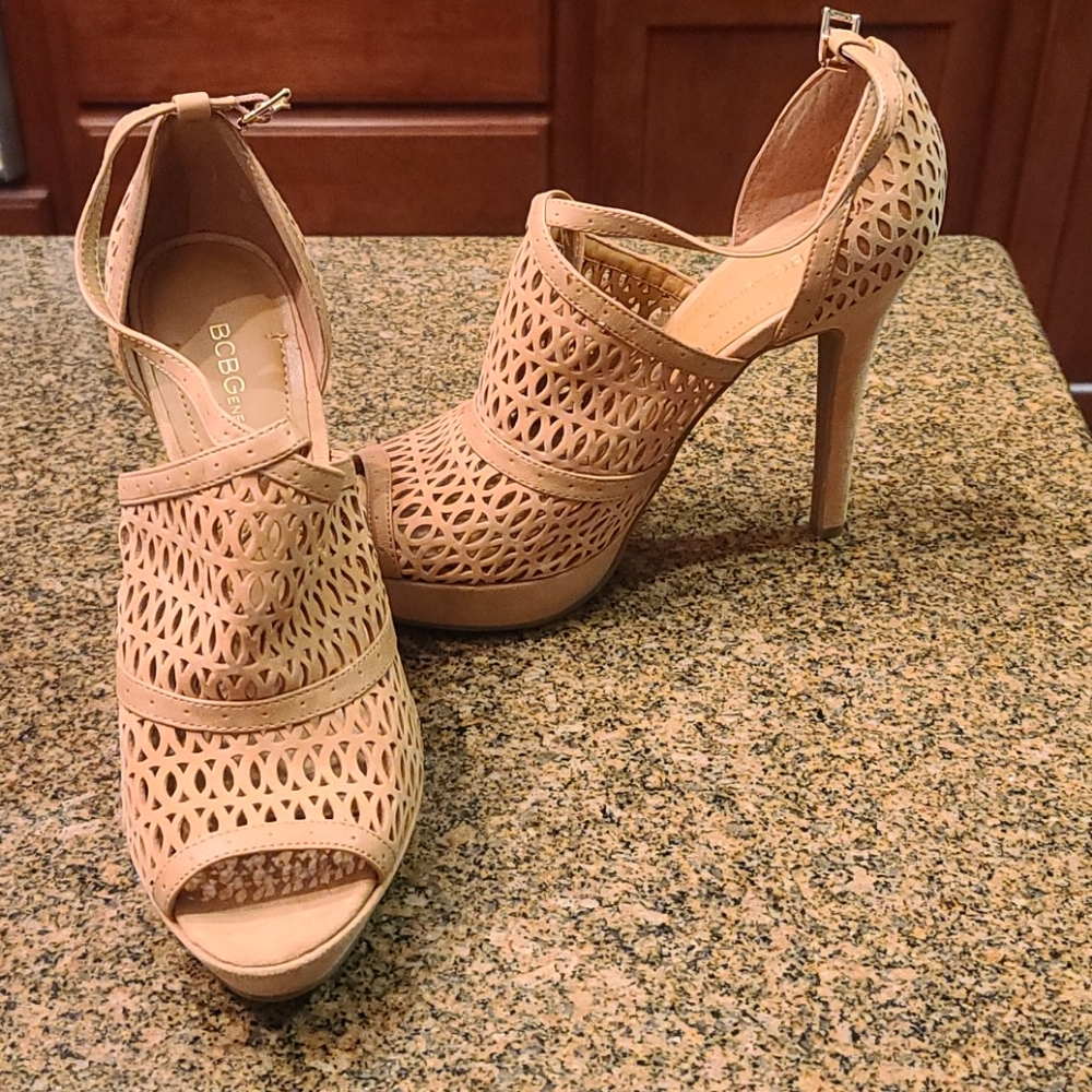 high heels - Picture 2 of 4